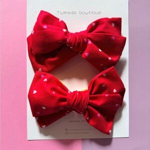 Red Heart Bow Set